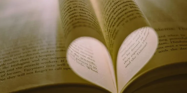 What Are Data Structures? 1 organized ways to store